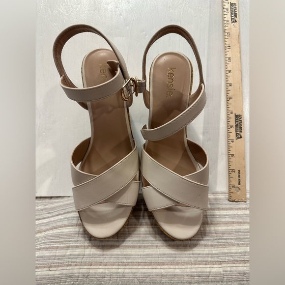 Kensie Carsyn Women’s Cork Heel Platform Sandals Size 11M Nude Strappy Buckle - Picture 1 of 7